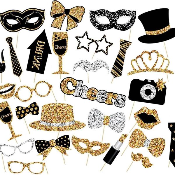 Requisiten-Set aus Papier im Glamour-Look in Gold und Schwarz